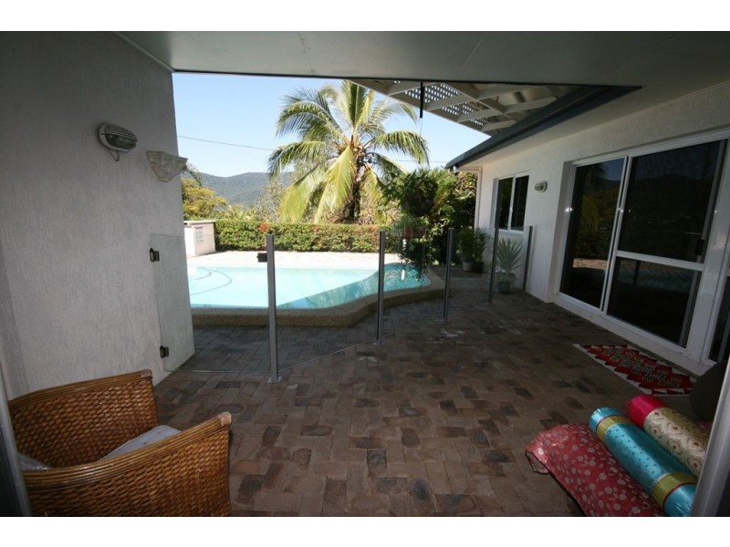 14 Passage Avenue, Shute Harbour QLD 4802