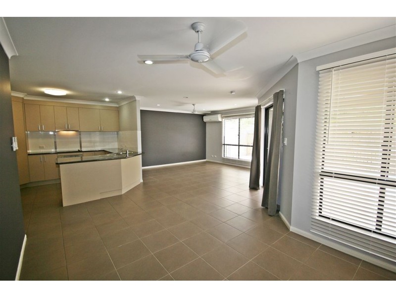 1/61 South Molle Boulevard, Cannonvale QLD 4802