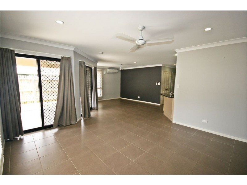 1/61 South Molle Boulevard, Cannonvale QLD 4802