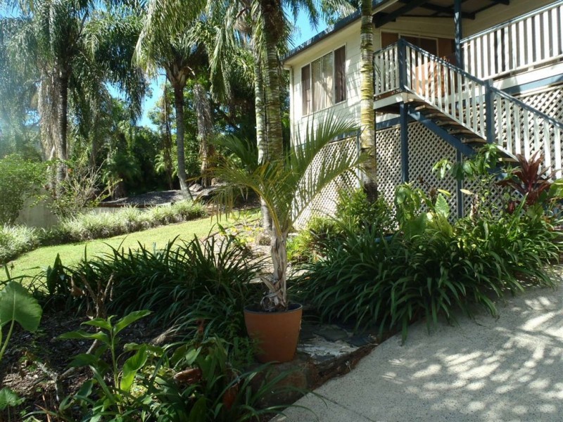 2 Hamilton Avenue, Cannonvale QLD 4802