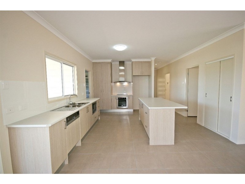 3/13 Border drive, Cannonvale QLD 4802