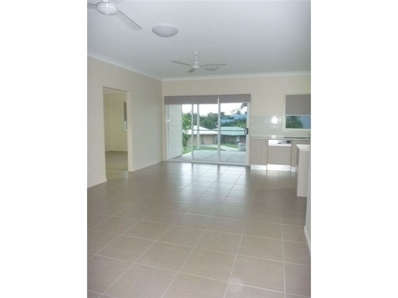 3/13 Border drive, Cannonvale QLD 4802