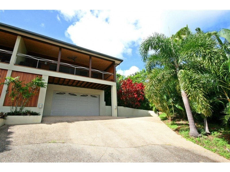 2/61 Country Road, Cannonvale QLD 4802