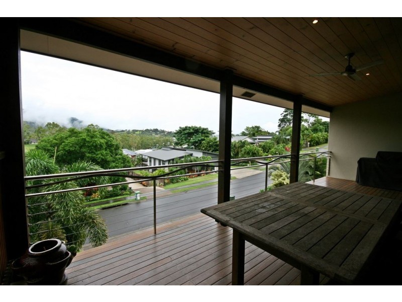 2/61 Country Road, Cannonvale QLD 4802