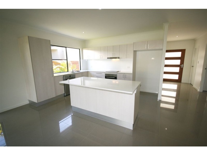 52 Abell Road, Cannonvale QLD 4802