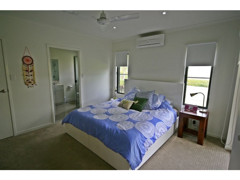 52 Abell Road, Cannonvale QLD 4802