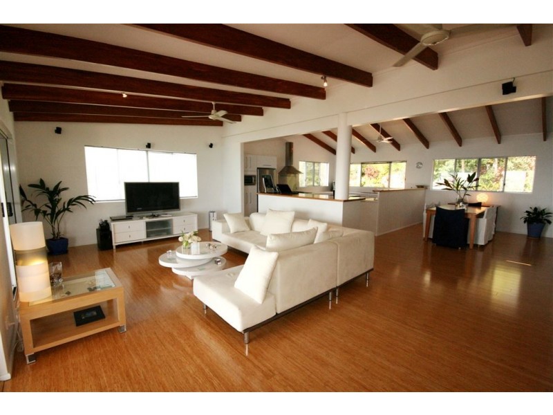 14 Kara Crescent, Airlie Beach QLD 4802