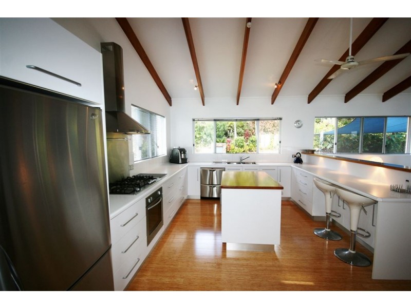 14 Kara Crescent, Airlie Beach QLD 4802