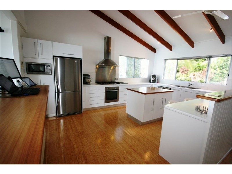 14 Kara Crescent, Airlie Beach QLD 4802