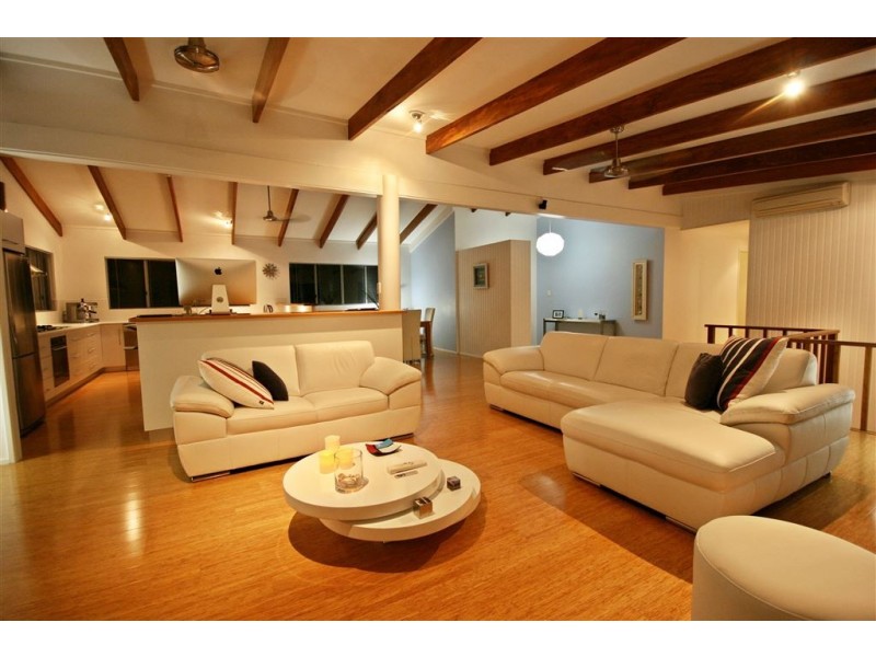 14 Kara Crescent, Airlie Beach QLD 4802