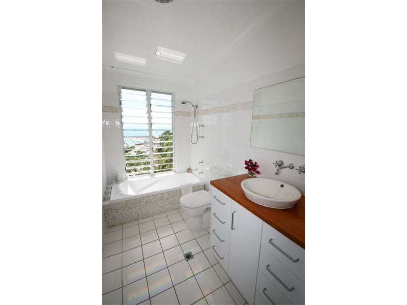 14 Kara Crescent, Airlie Beach QLD 4802