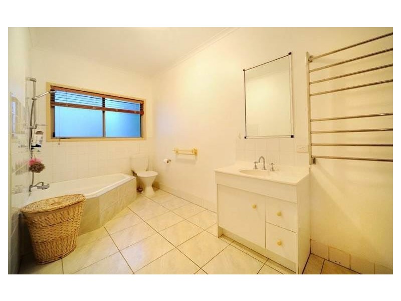 5 Woodwark, Cannonvale QLD 4802