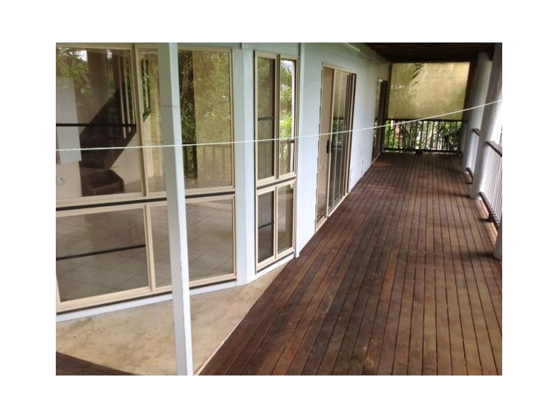 5 Woodwark, Cannonvale QLD 4802