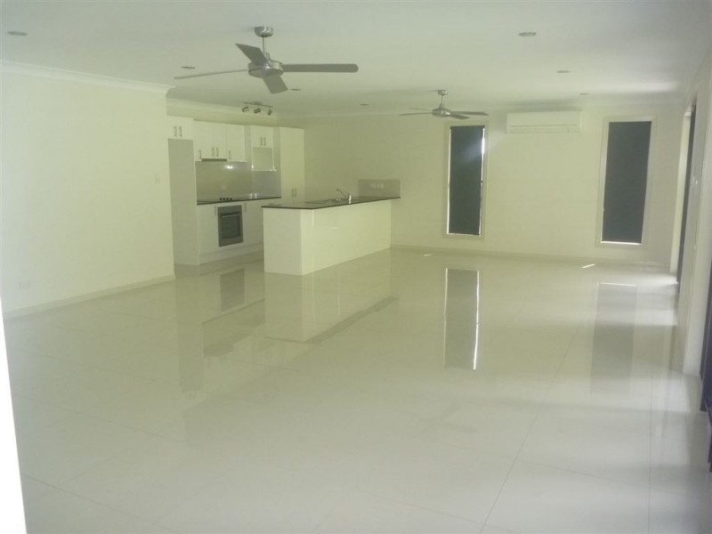 35 Endeavour Circuit, Cannonvale QLD 4802