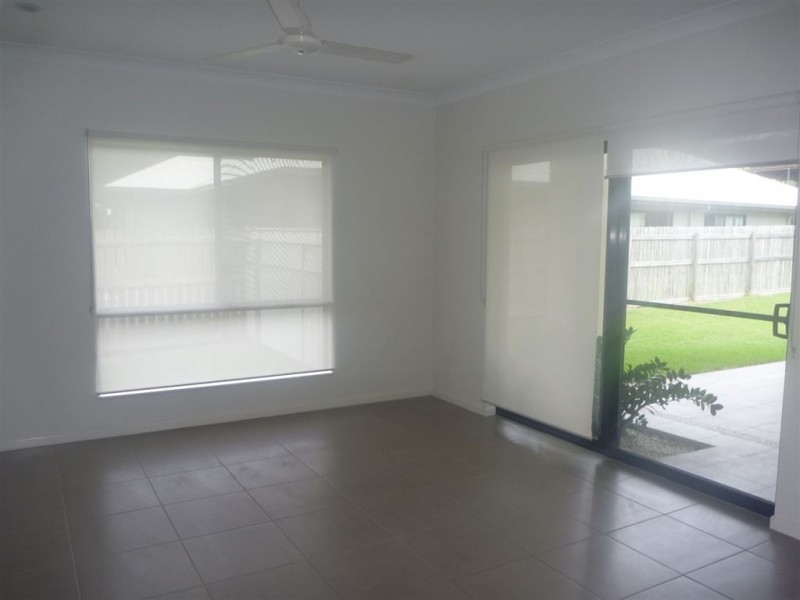 28 Parker Road, Cannonvale QLD 4802