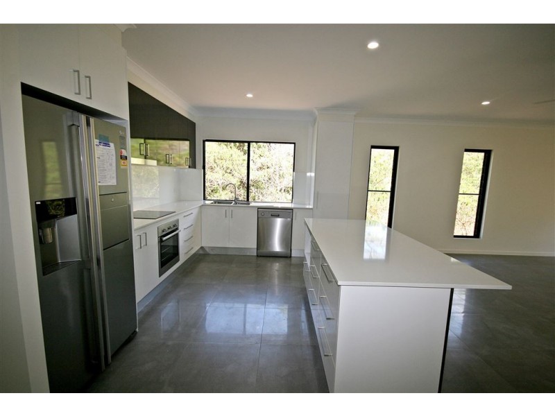 48 Parker Road, Cannonvale QLD 4802