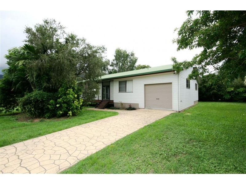 5 Grace Avenue, Cannonvale QLD 4802