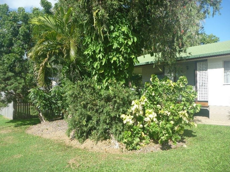5 Grace Avenue, Cannonvale QLD 4802