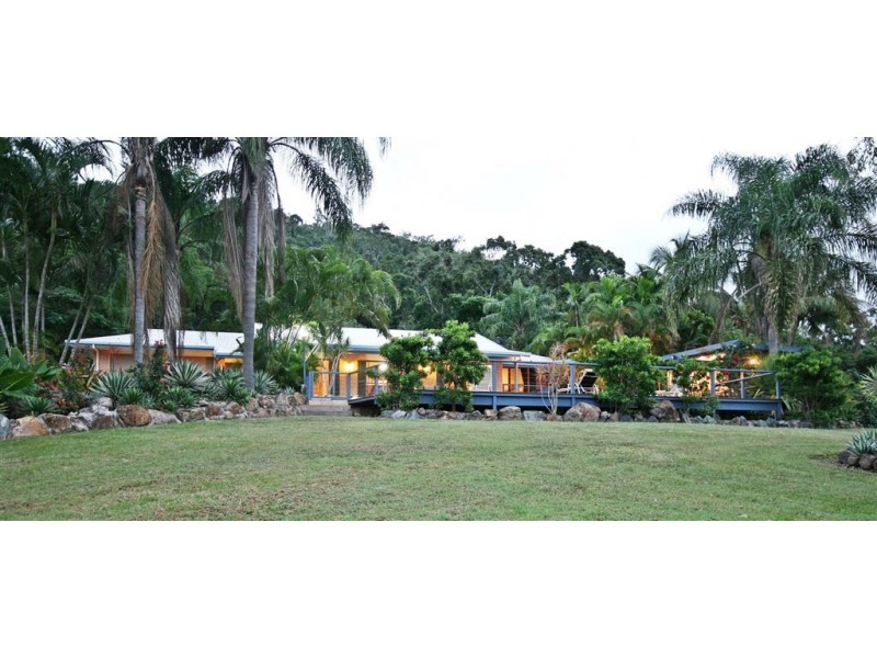 261 Paluma Road, Cannonvale QLD 4802