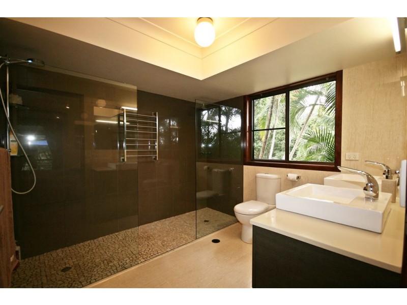 261 Paluma Road, Cannonvale QLD 4802