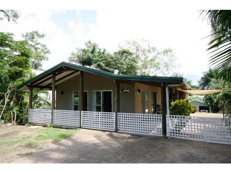 4 Iluka Street, Cannonvale QLD 4802