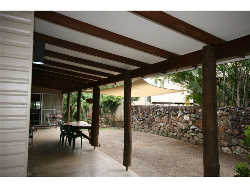 4 Iluka Street, Cannonvale QLD 4802