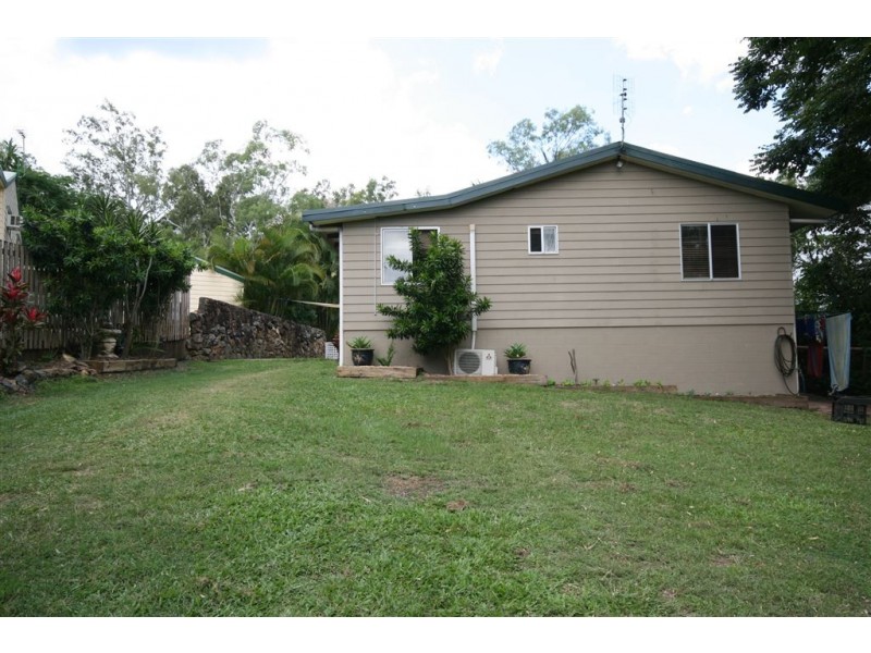 4 Iluka Street, Cannonvale QLD 4802