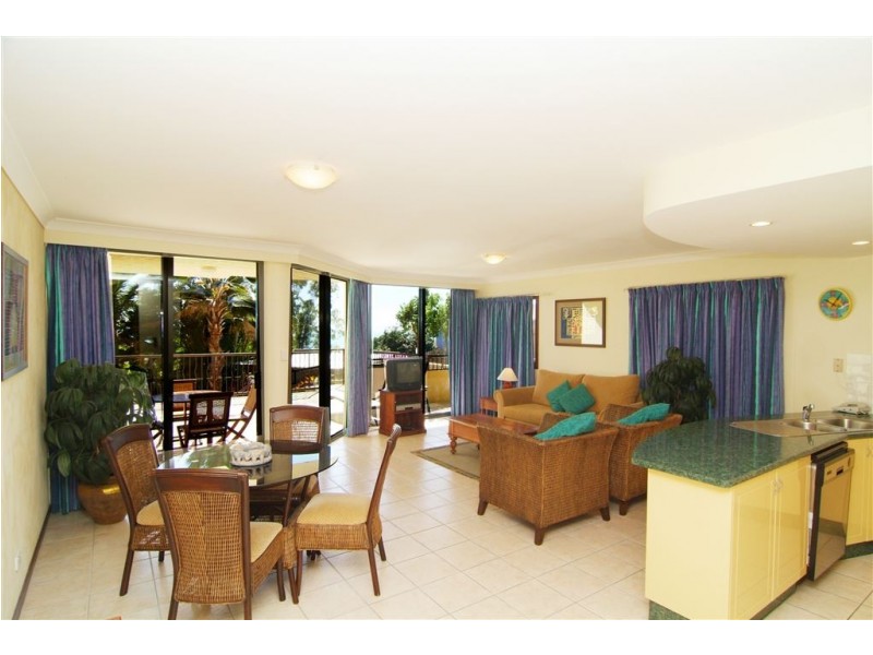 7/4 Golden Orchid Drive, Cannonvale QLD 4802