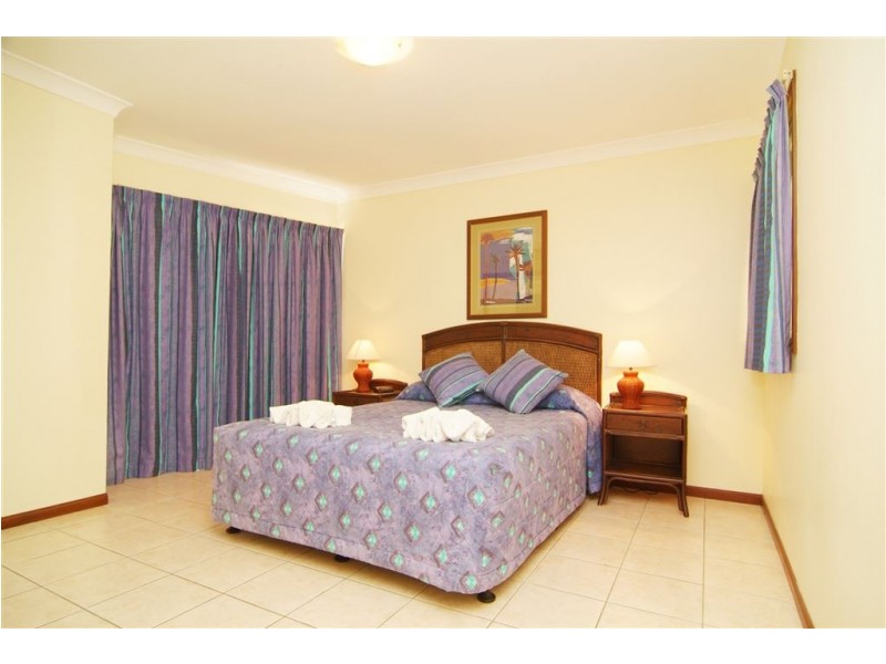 7/4 Golden Orchid Drive, Cannonvale QLD 4802