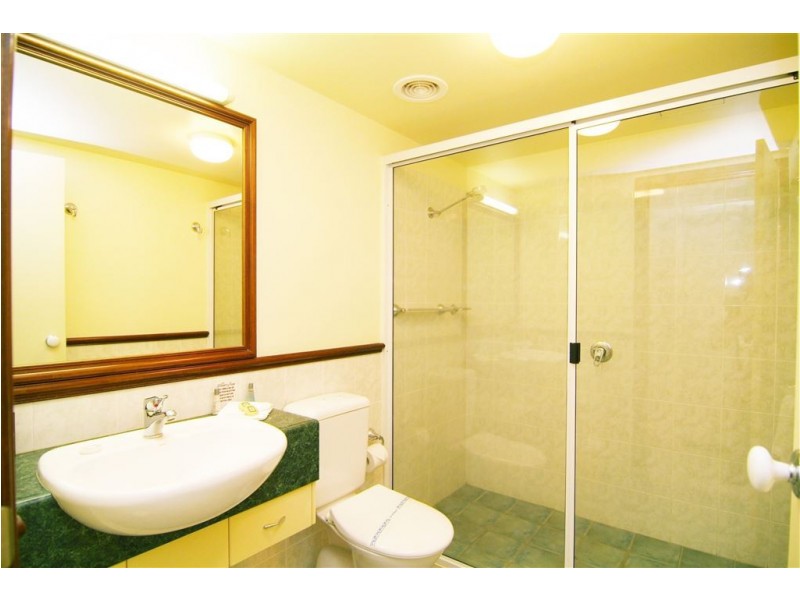 7/4 Golden Orchid Drive, Cannonvale QLD 4802