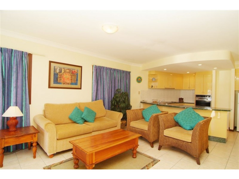 7/4 Golden Orchid Drive, Cannonvale QLD 4802