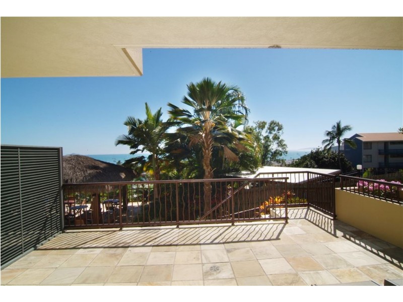 7/4 Golden Orchid Drive, Cannonvale QLD 4802