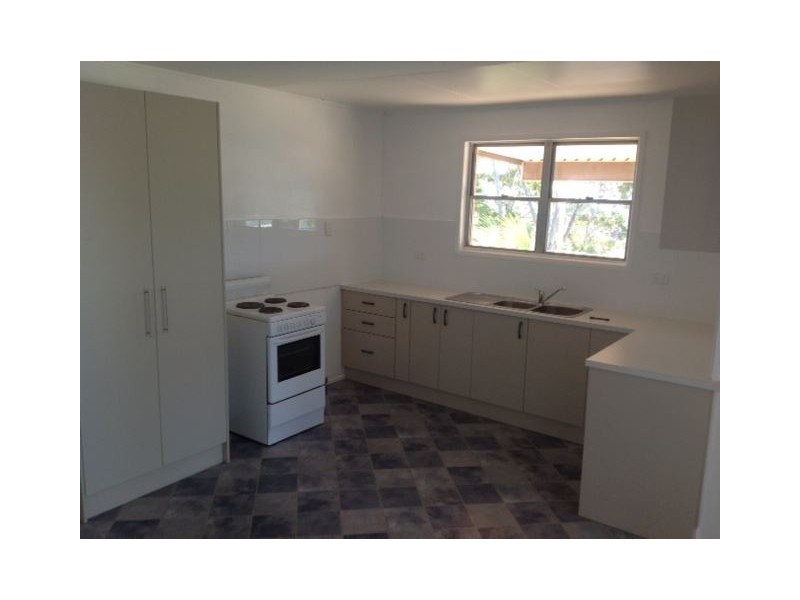 2 Simmons Street, Airlie Beach QLD 4802