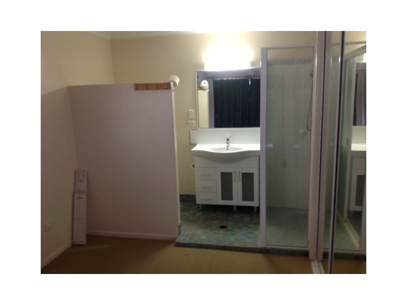 2 Simmons Street, Airlie Beach QLD 4802