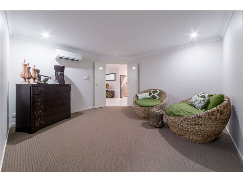 40 Twin Creek Court, Cannonvale QLD 4802
