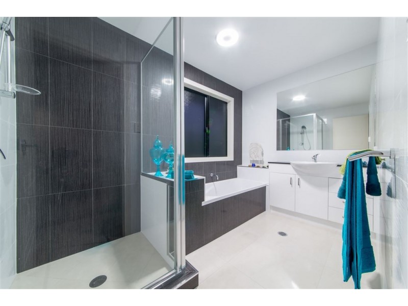 40 Twin Creek Court, Cannonvale QLD 4802