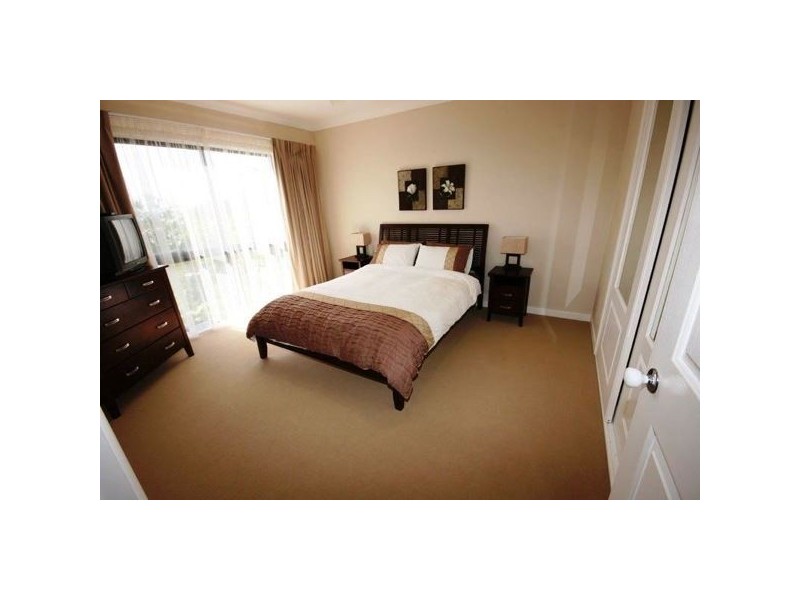 17 Woodwark Crescent, Cannonvale QLD 4802