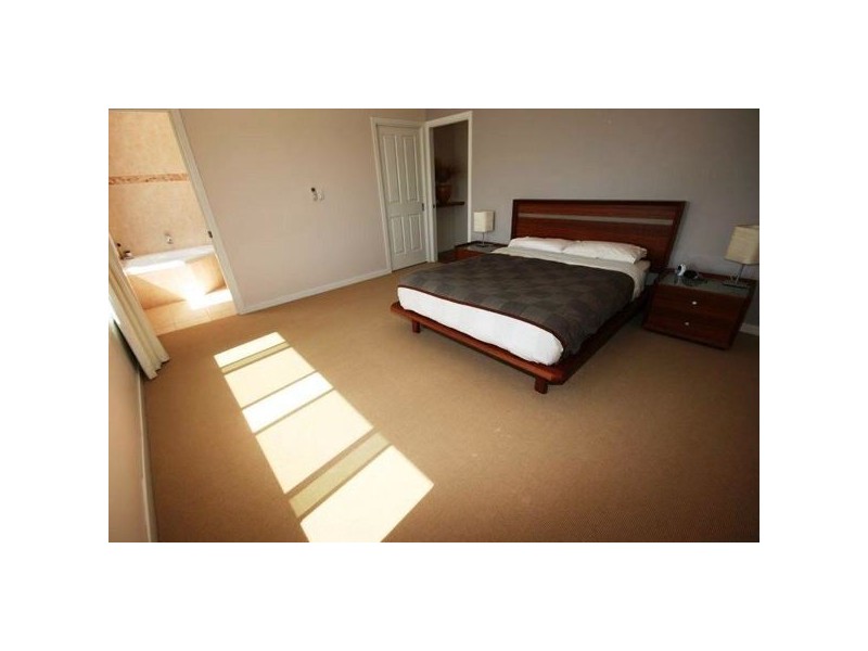 17 Woodwark Crescent, Cannonvale QLD 4802