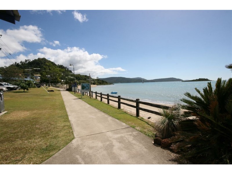 20 Schnapper Street, Cannonvale QLD 4802
