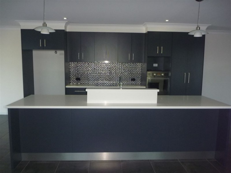 4 Simmons Street, Airlie Beach QLD 4802