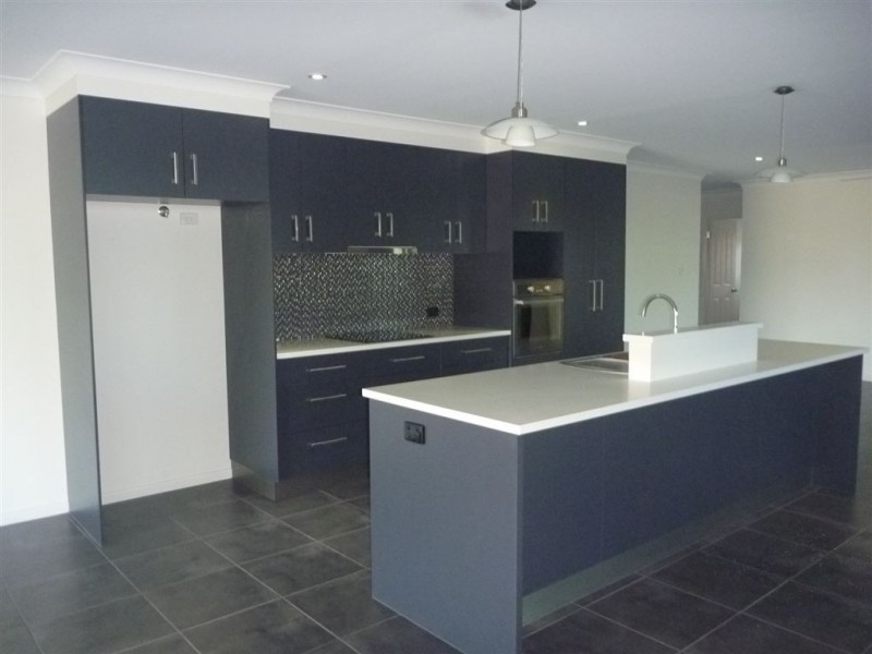 4 Simmons Street, Airlie Beach QLD 4802