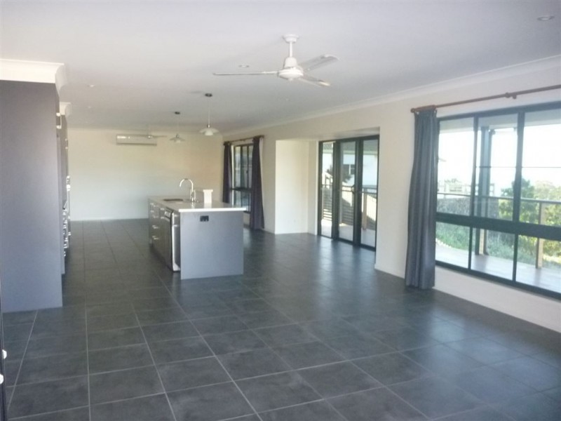 4 Simmons Street, Airlie Beach QLD 4802