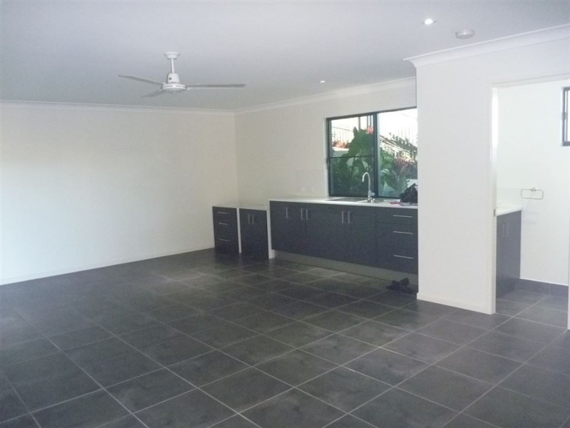 4 Simmons Street, Airlie Beach QLD 4802