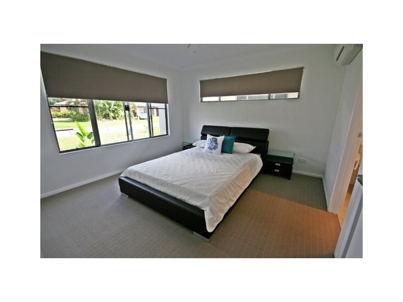 18 Waite Creek Crt, Cannonvale QLD 4802