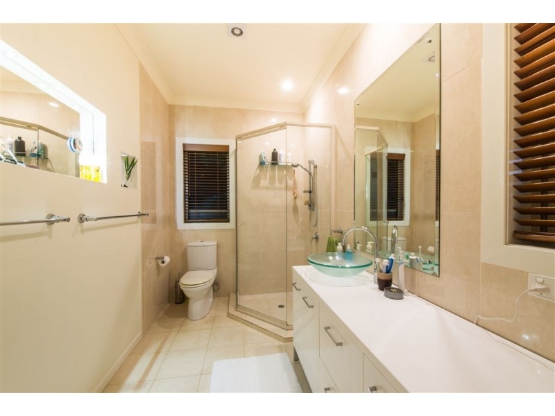 3 Country Road, Cannonvale QLD 4802