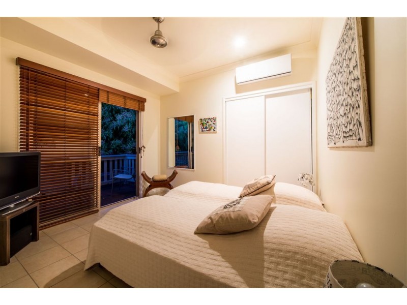 3 Country Road, Cannonvale QLD 4802