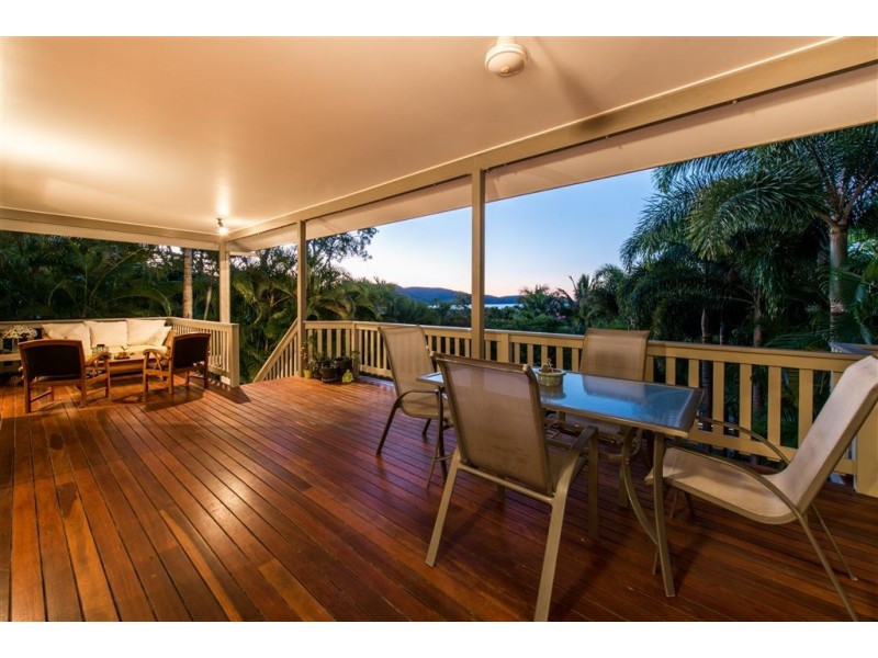 3 Country Road, Cannonvale QLD 4802