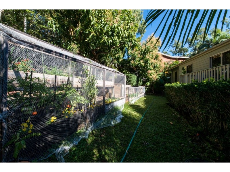 3 Country Road, Cannonvale QLD 4802
