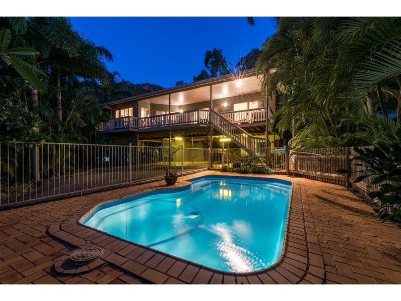 3 Country Road, Cannonvale QLD 4802