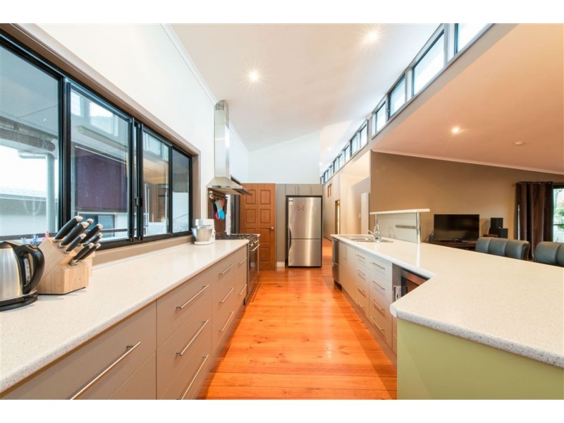 64 Valley Drive, Cannonvale QLD 4802